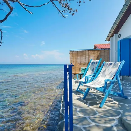 Agyrovoli Dom wakacyjny *